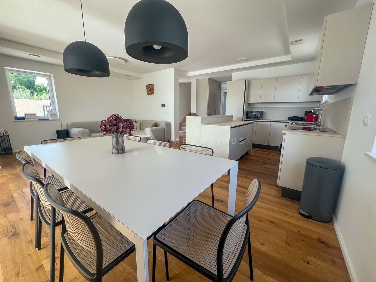 Villa di lusso con piscina, zona Umago