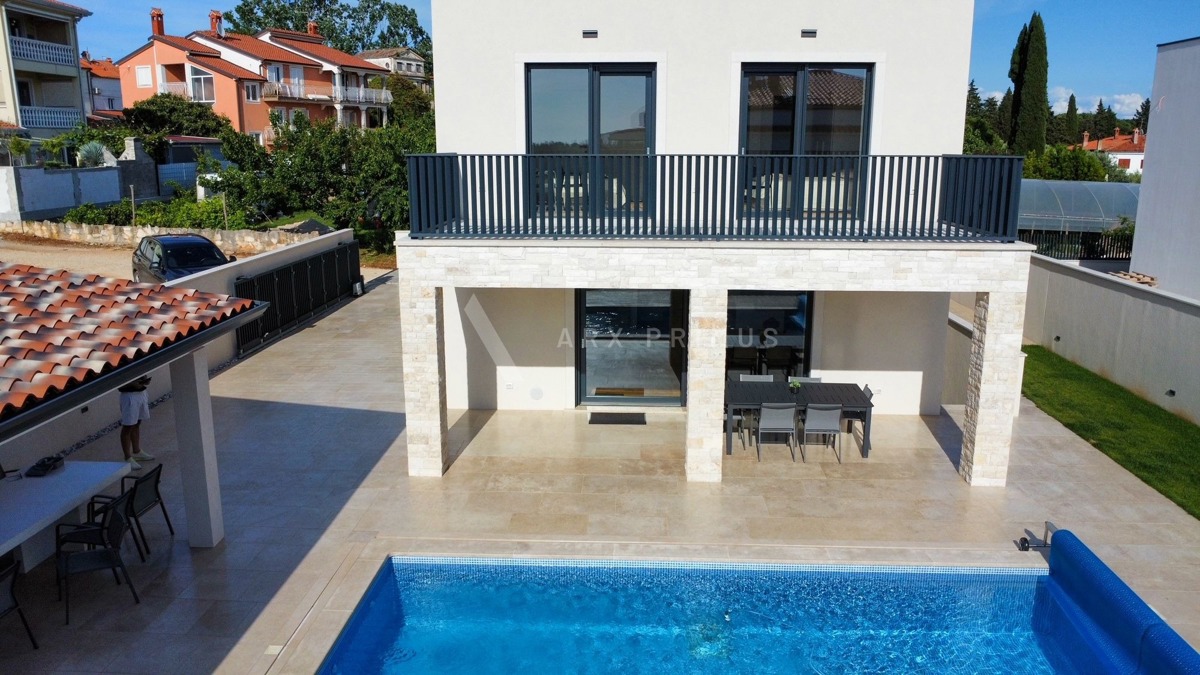 Villa di lusso con piscina, zona Umago