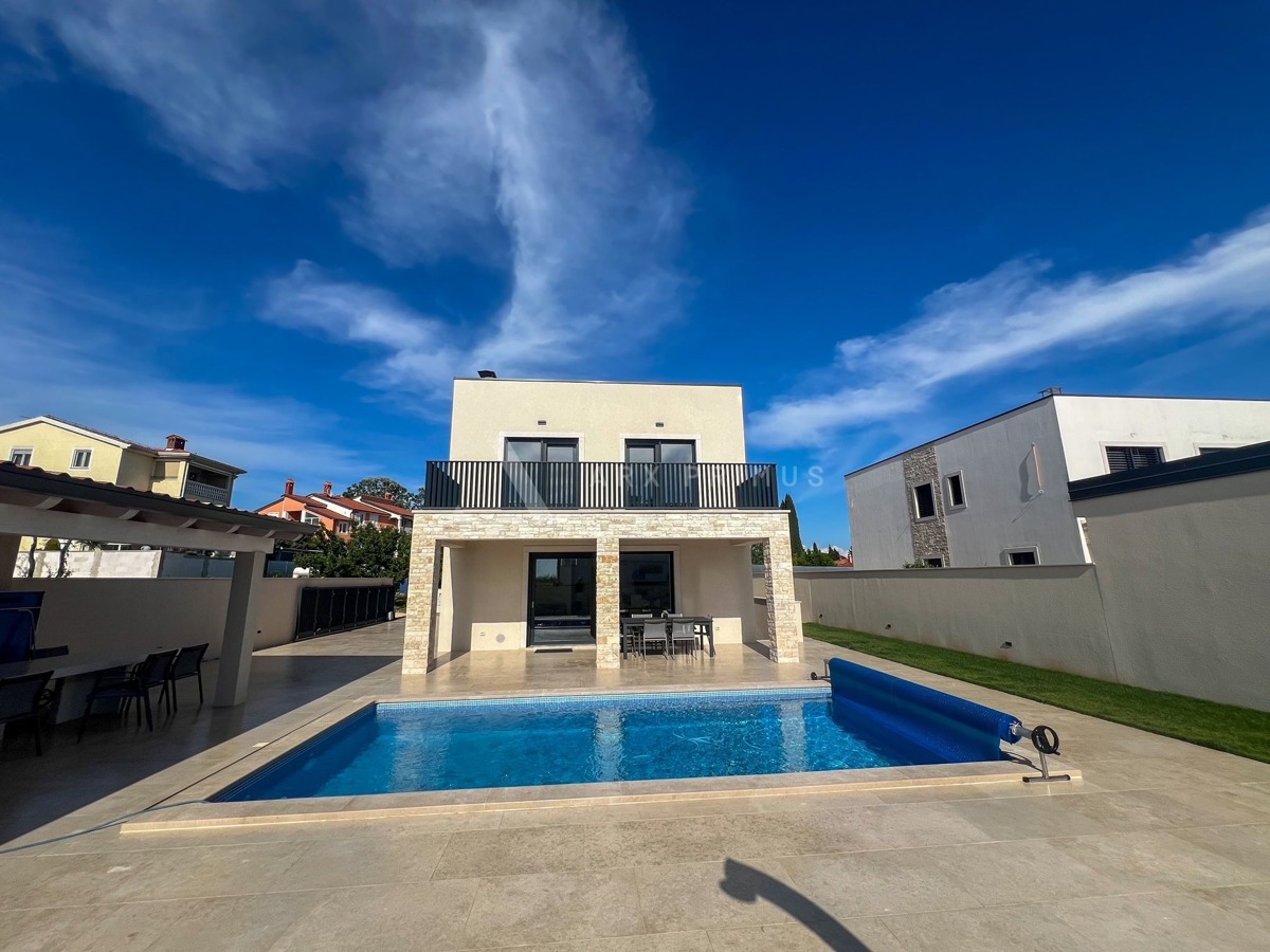 Villa di lusso con piscina, zona Umago