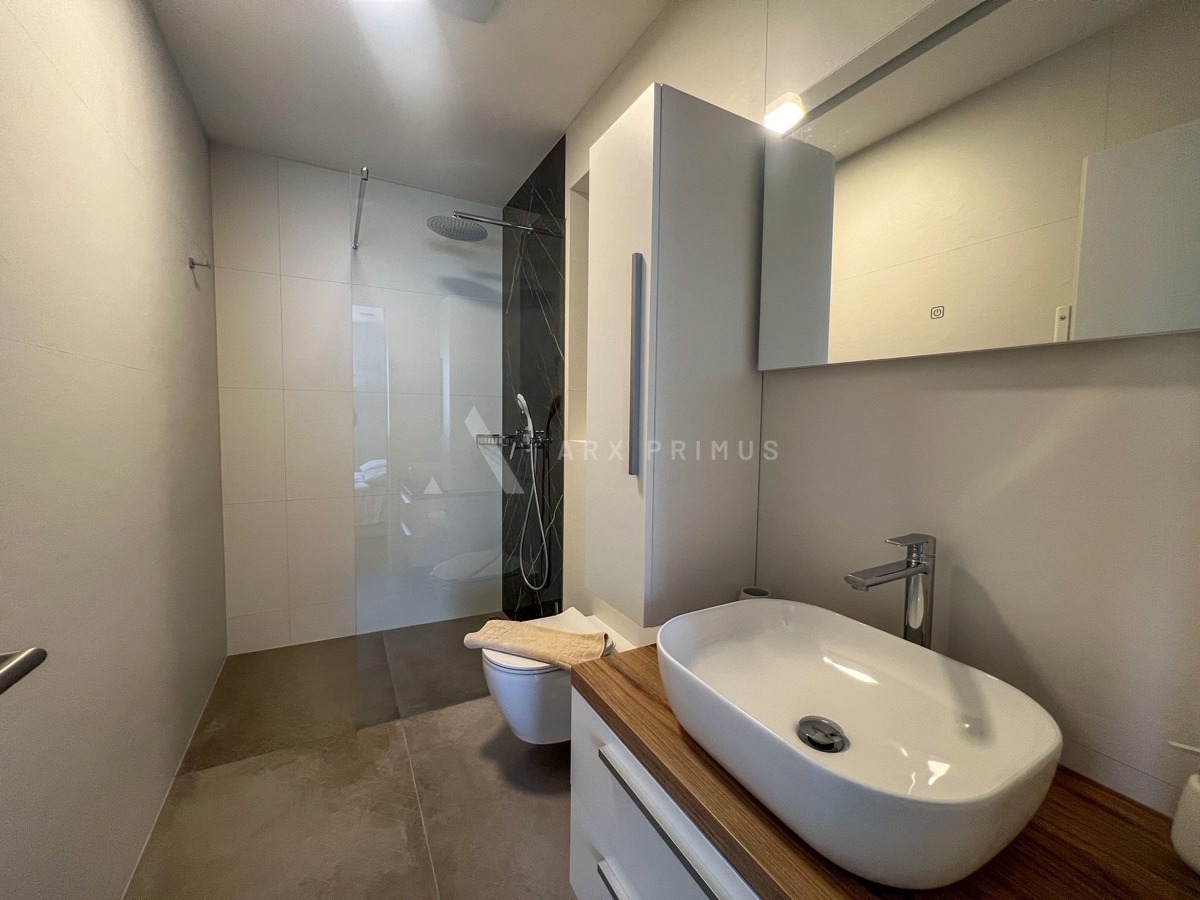 Villa di lusso con piscina, zona Umago