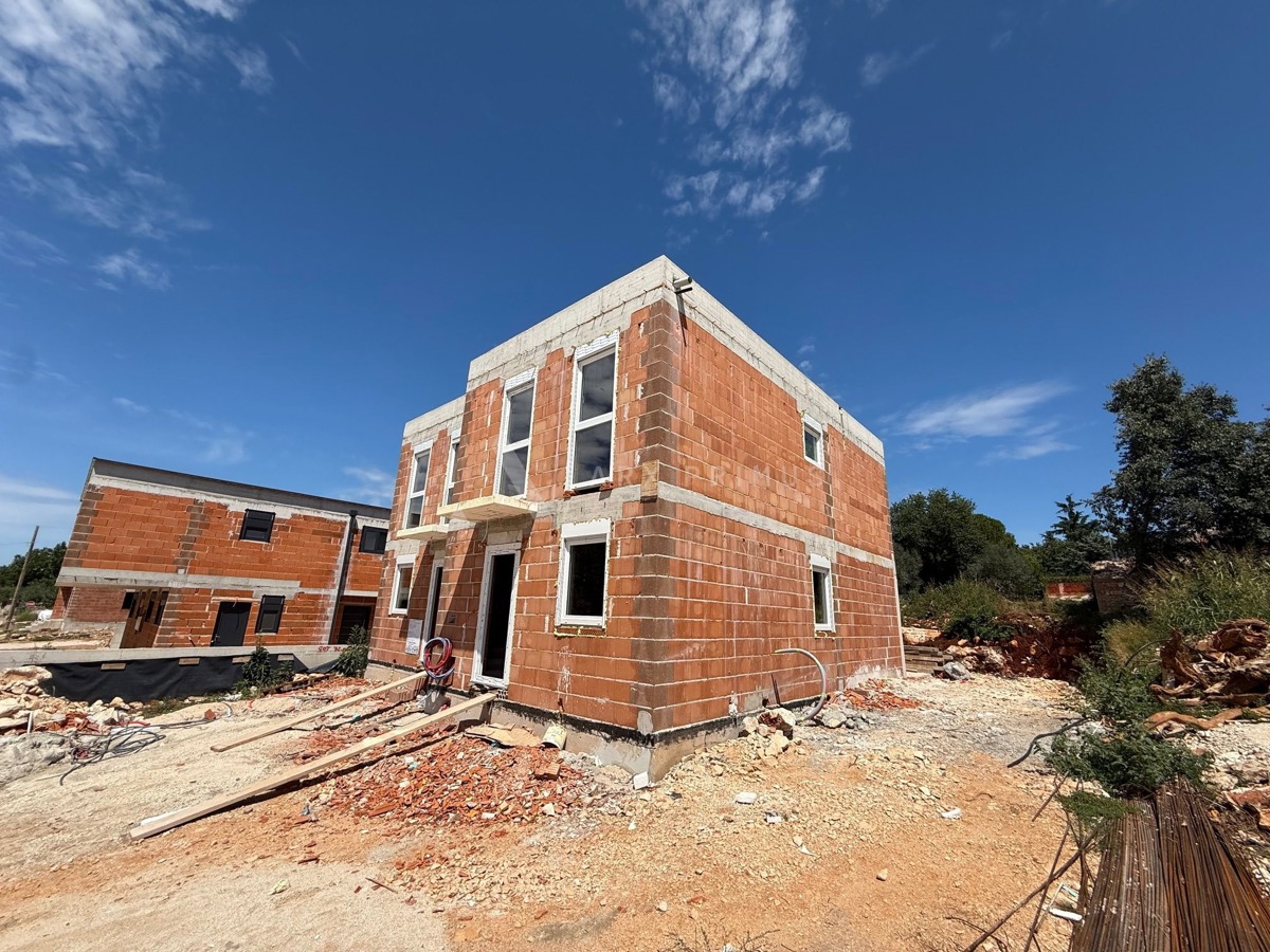 Dvojna kuća u Valici, Umag