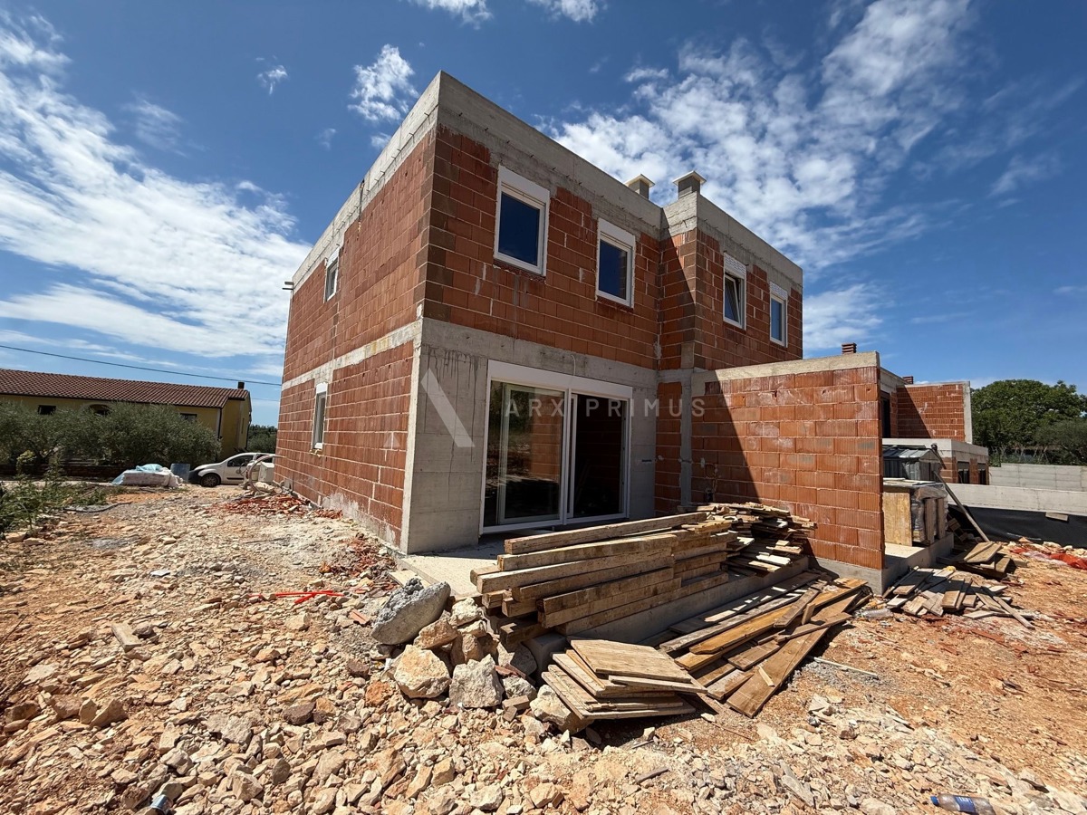 Dvojna kuća u Valici, Umag