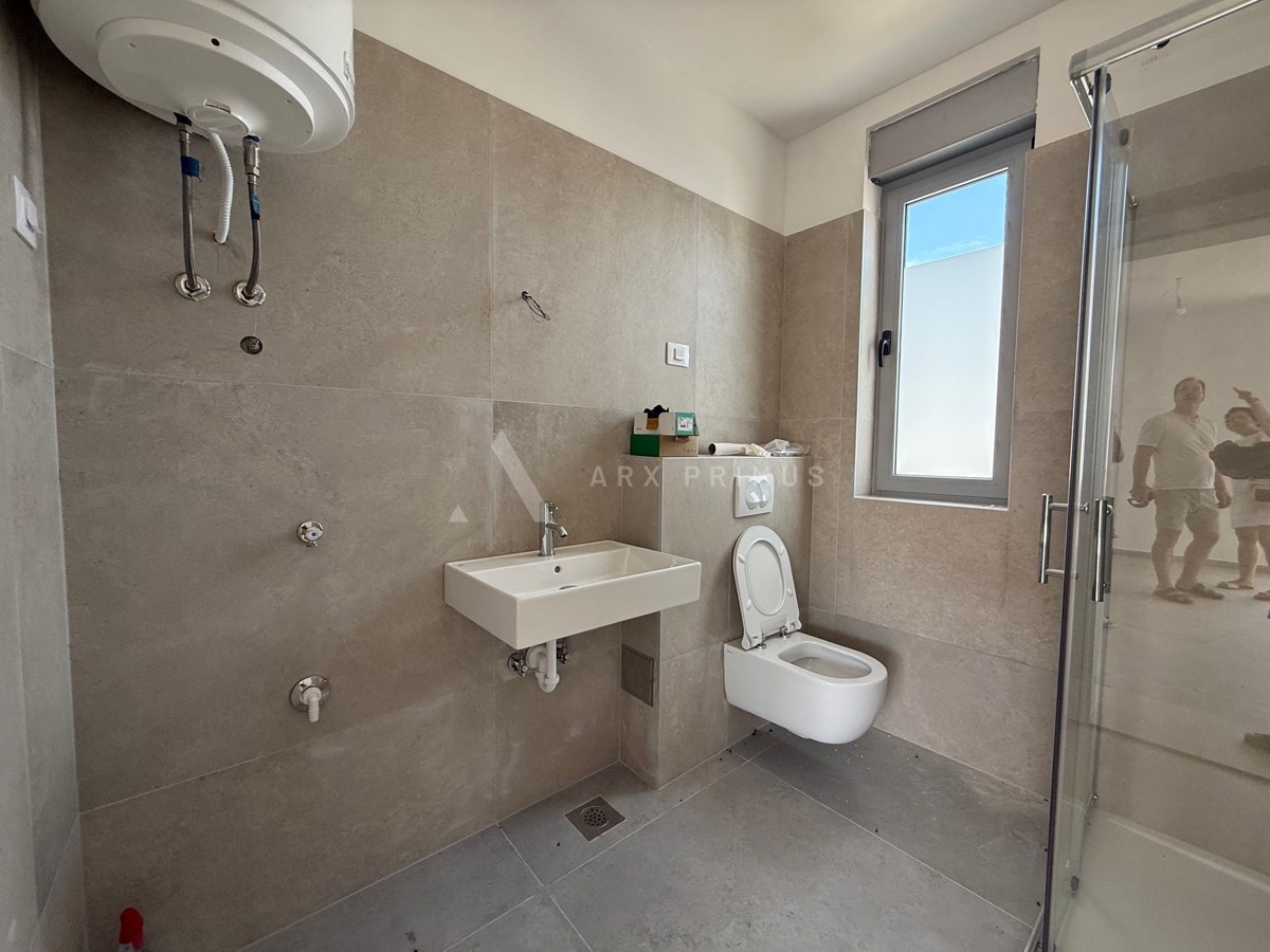 Veliki prostrani stan u Zambratiji, Umag