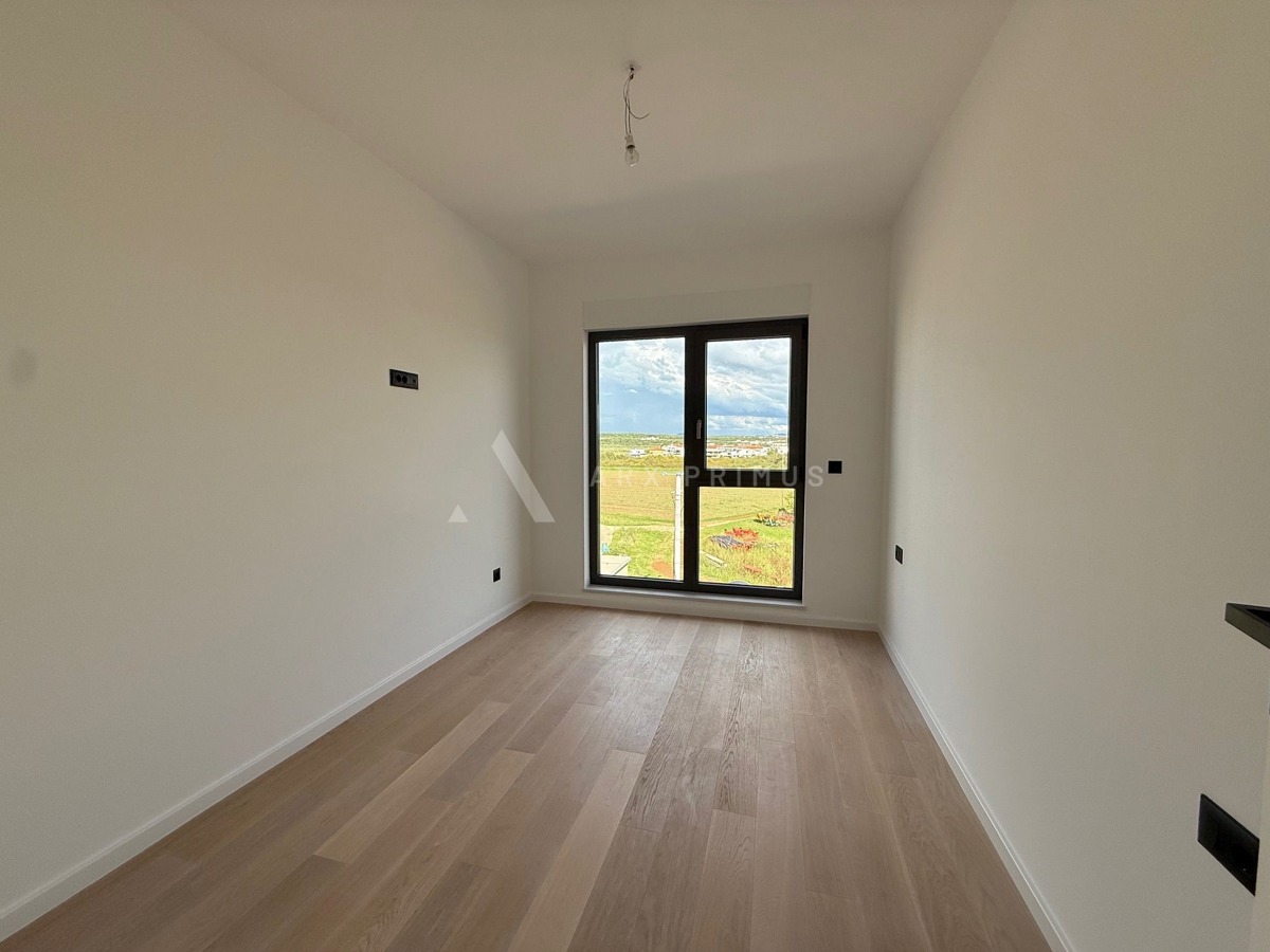 Dvosobni stan na super lokaciji u Umagu