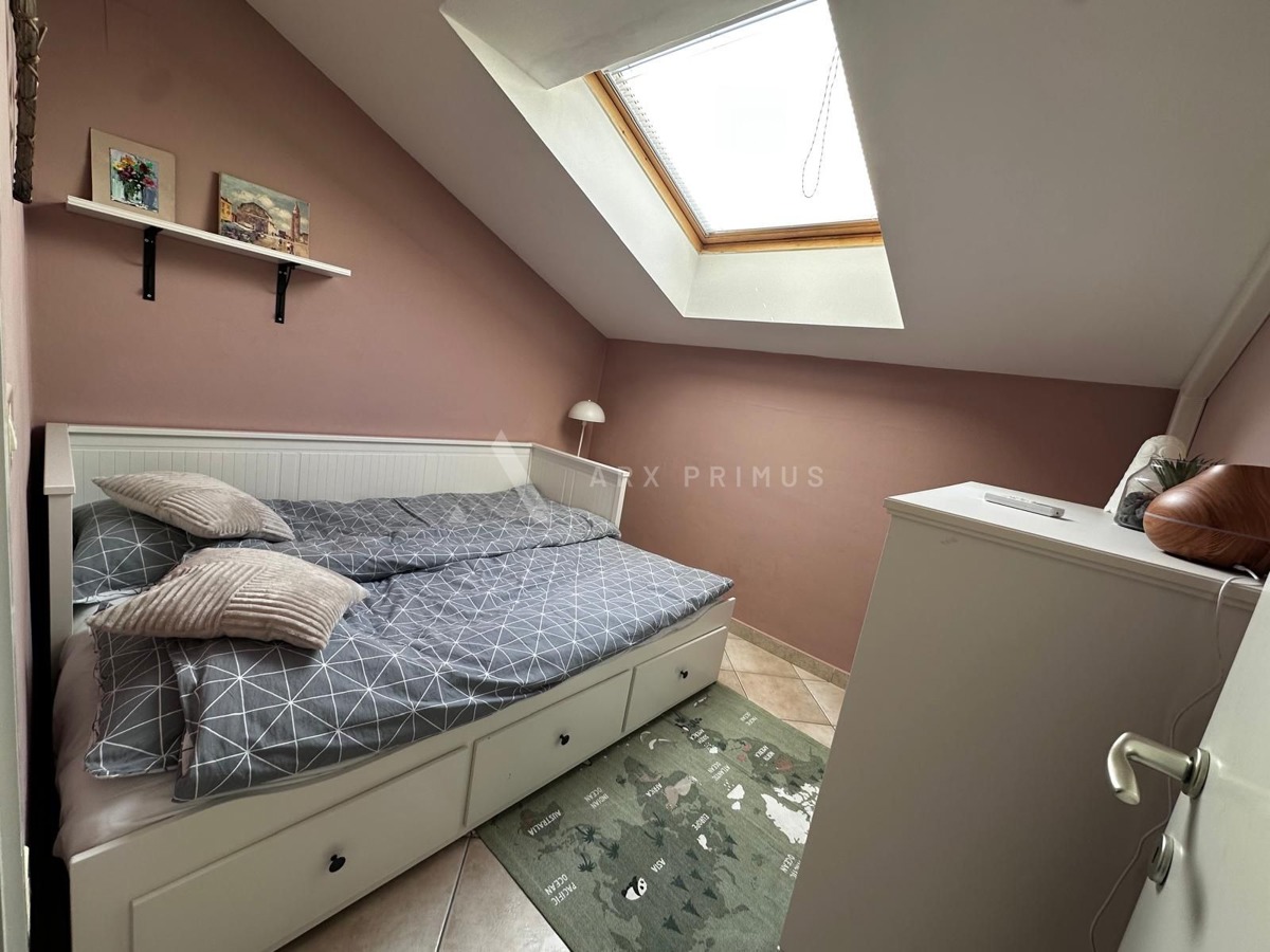 Stan na Crvenom vrhu s pogledom na more