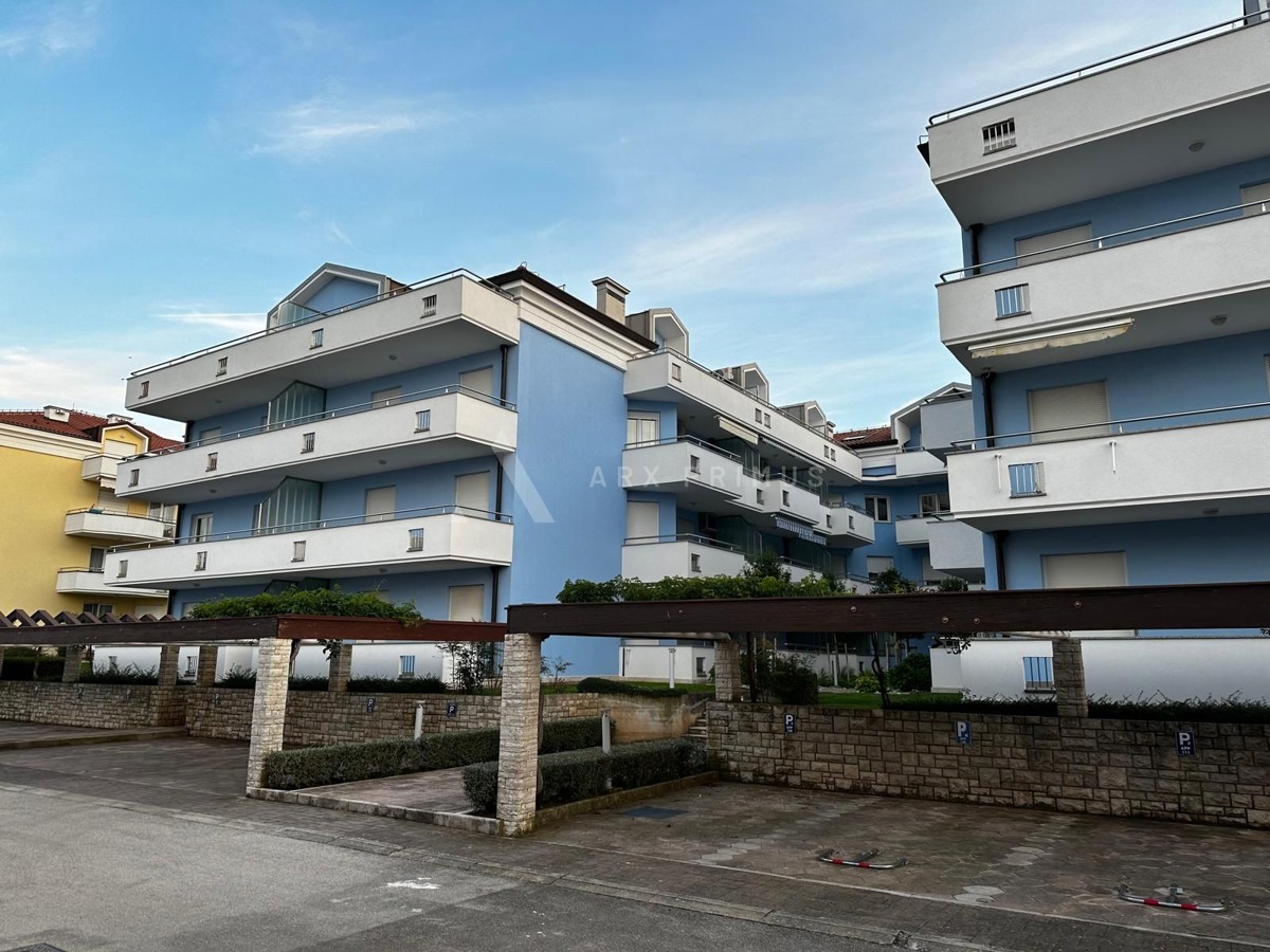 Stan na Crvenom vrhu s pogledom na more