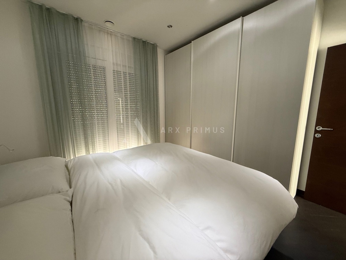 Vrhunska kamena vila s bazenom, okolica Umaga