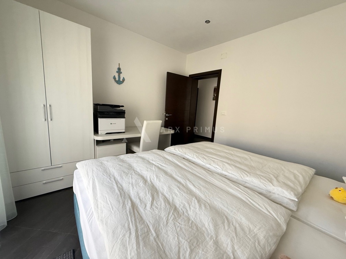 Vrhunska kamena vila s bazenom, okolica Umaga