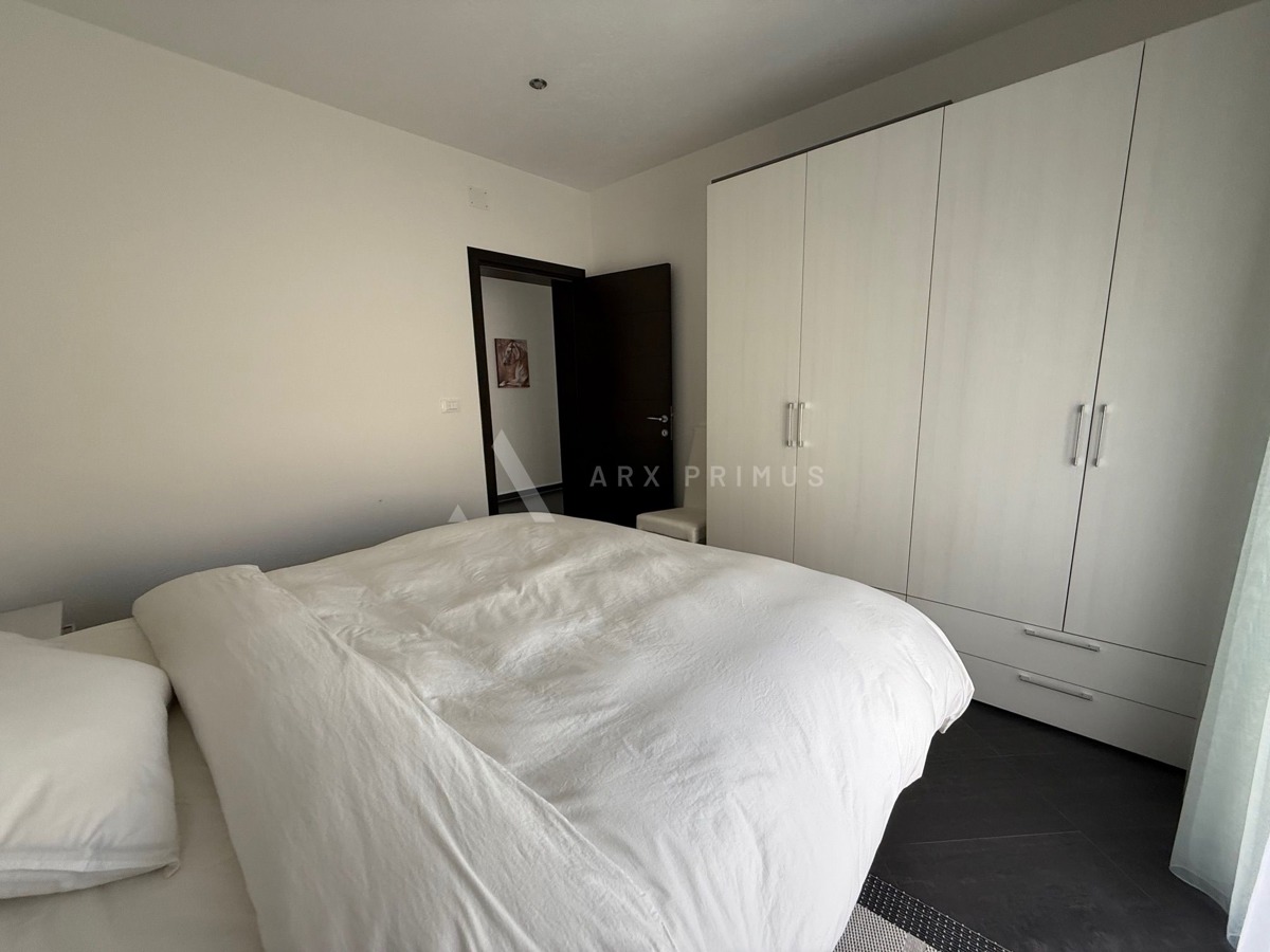 Vrhunska kamena vila s bazenom, okolica Umaga