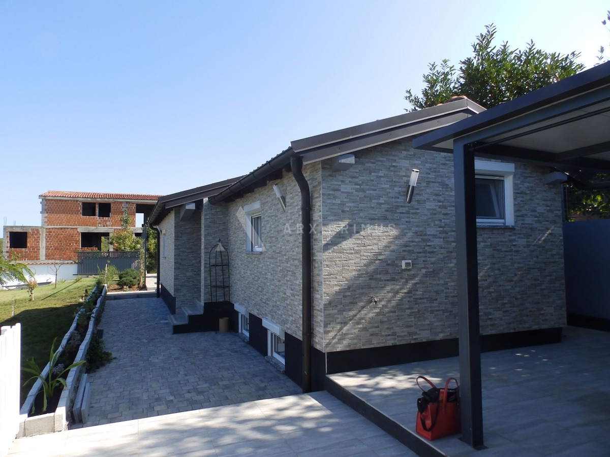 Prizemna kuća sa pogledom na more u Gadarima