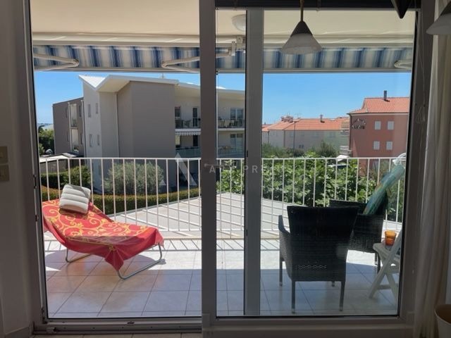 Stan na dobroj lokaciji u blizini mora, Zambratija