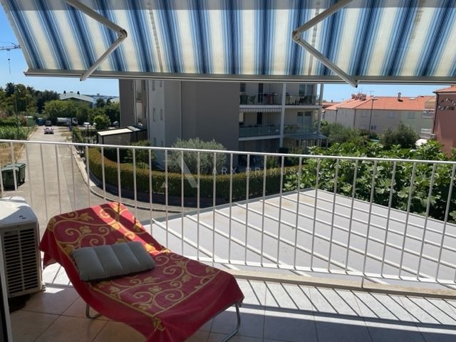 Stan na dobroj lokaciji u blizini mora, Zambratija