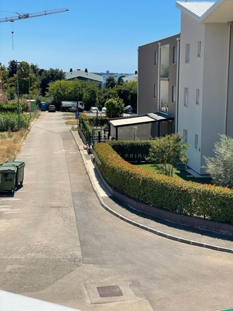 Stan na dobroj lokaciji u blizini mora, Zambratija