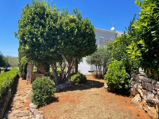 Stan na dobroj lokaciji u blizini mora, Zambratija