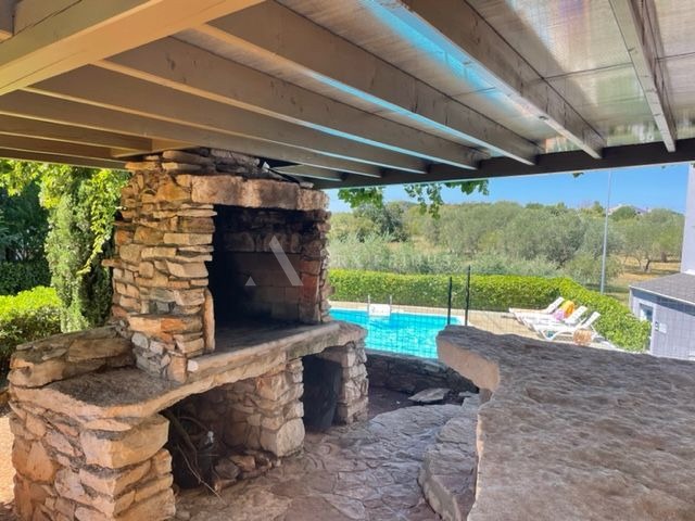 Stan na dobroj lokaciji u blizini mora, Zambratija