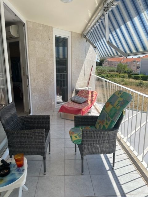 Stan na dobroj lokaciji u blizini mora, Zambratija