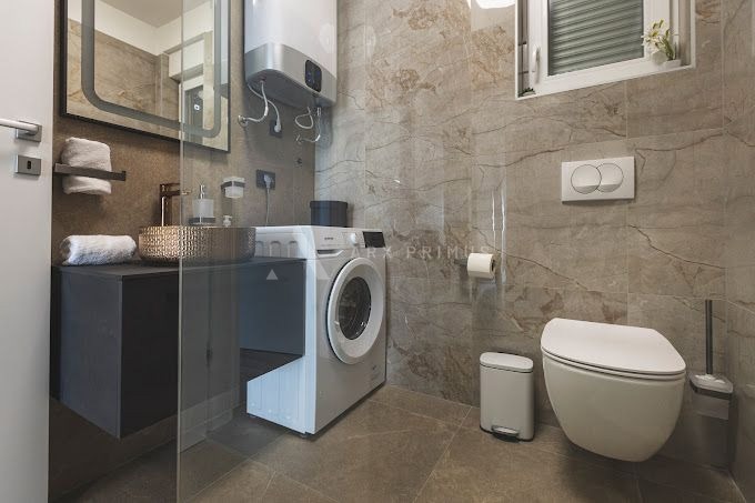 Vila visoke kvalitete na prekrasnoj poziciji, Umag