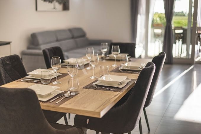 Vila visoke kvalitete na prekrasnoj poziciji, Umag