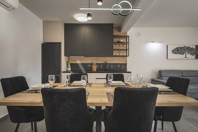 Vila visoke kvalitete na prekrasnoj poziciji, Umag