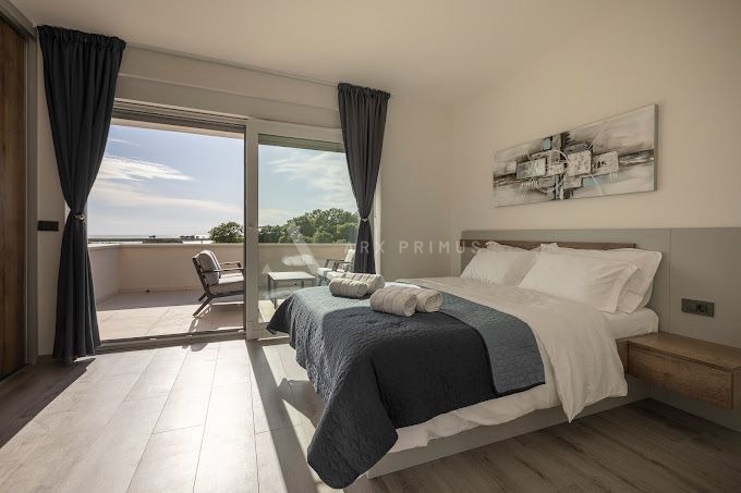 Vila visoke kvalitete na prekrasnoj poziciji, Umag