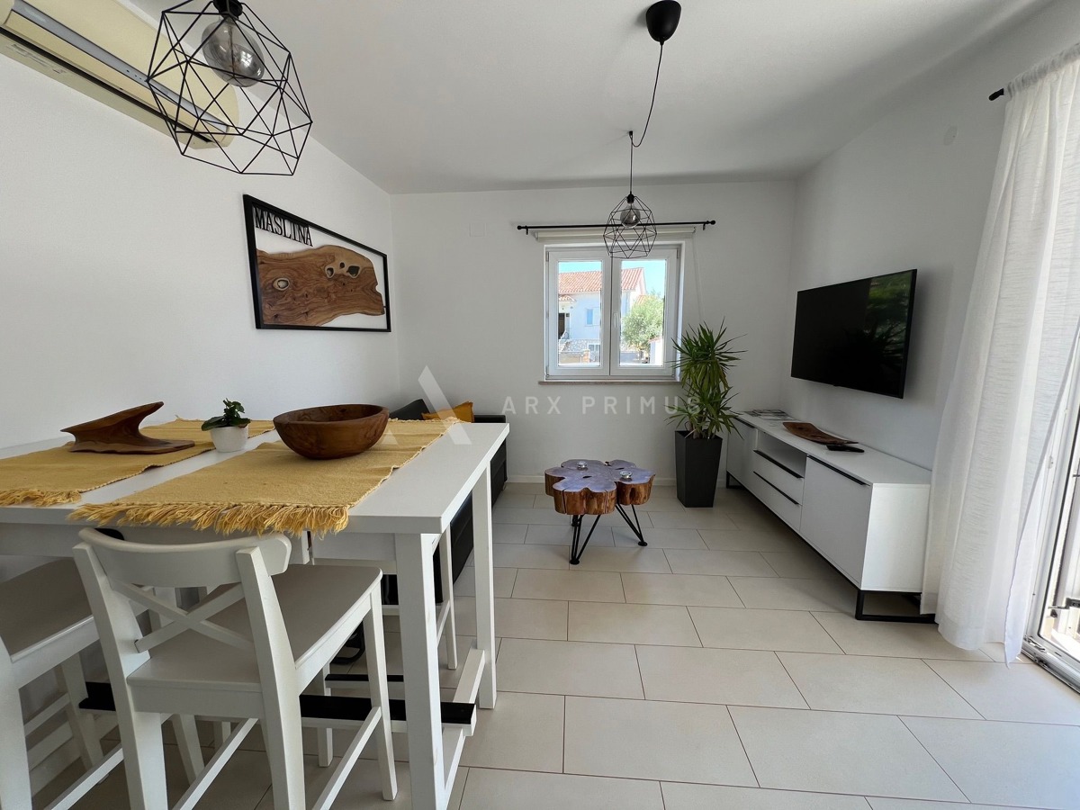 Stan s bazenom u blizini mora, Zambratija, Umag