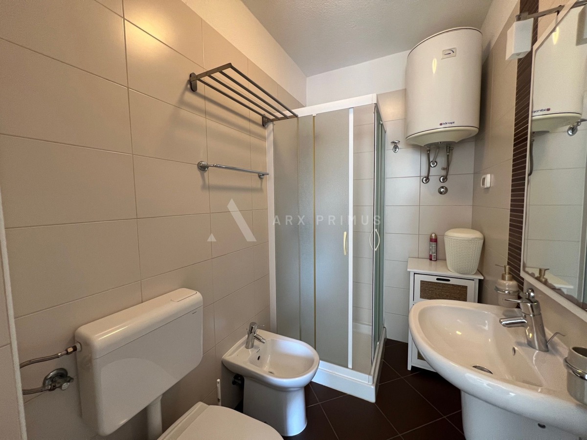 Stan s bazenom u blizini mora, Zambratija, Umag