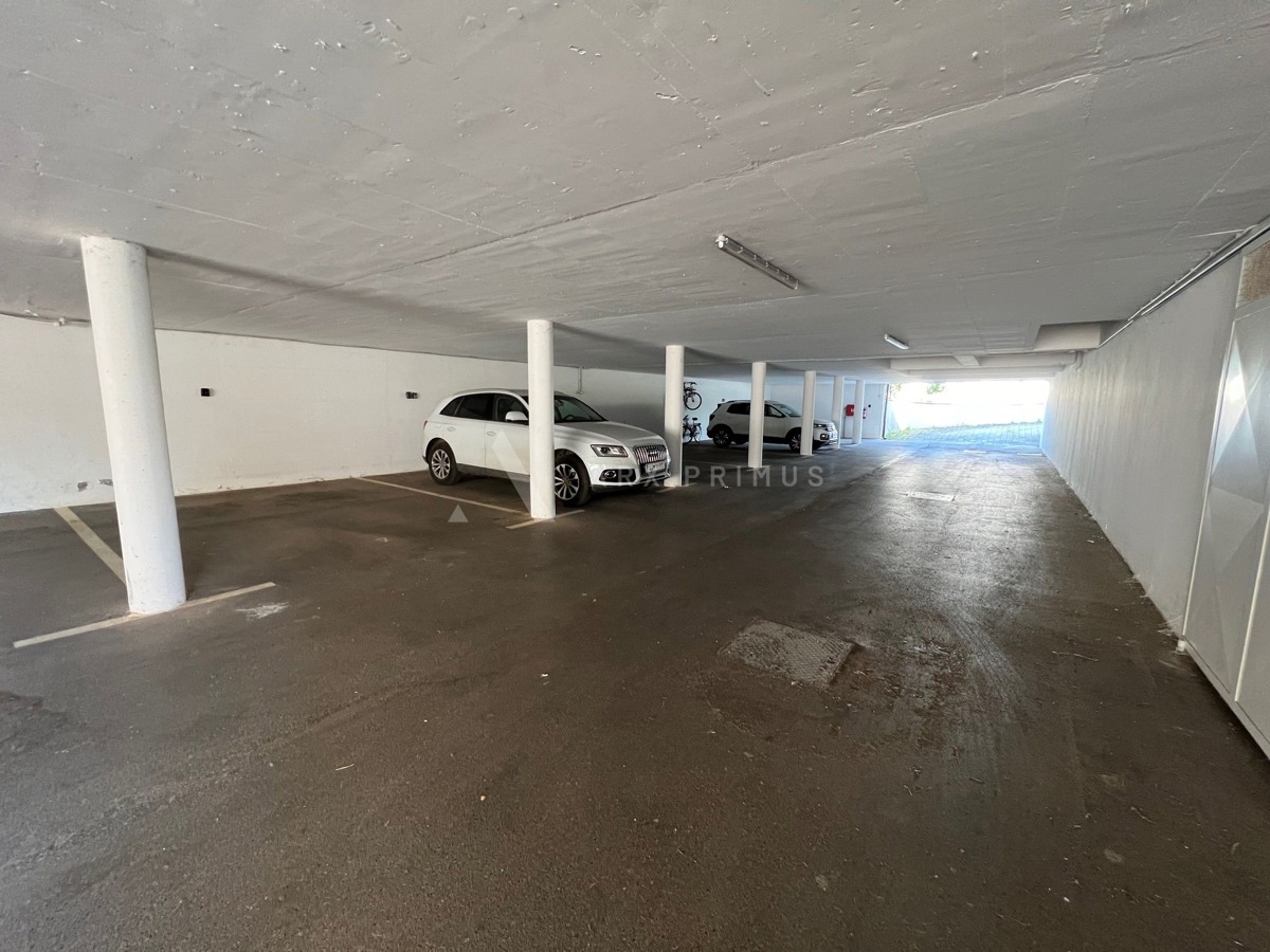 Stan s bazenom u blizini mora, Zambratija, Umag