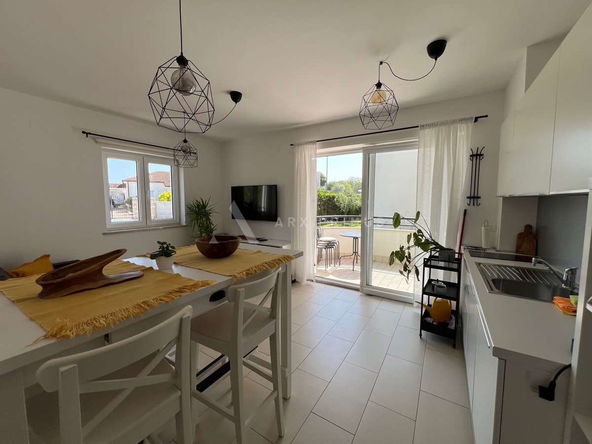 Stan s bazenom u blizini mora, Zambratija, Umag