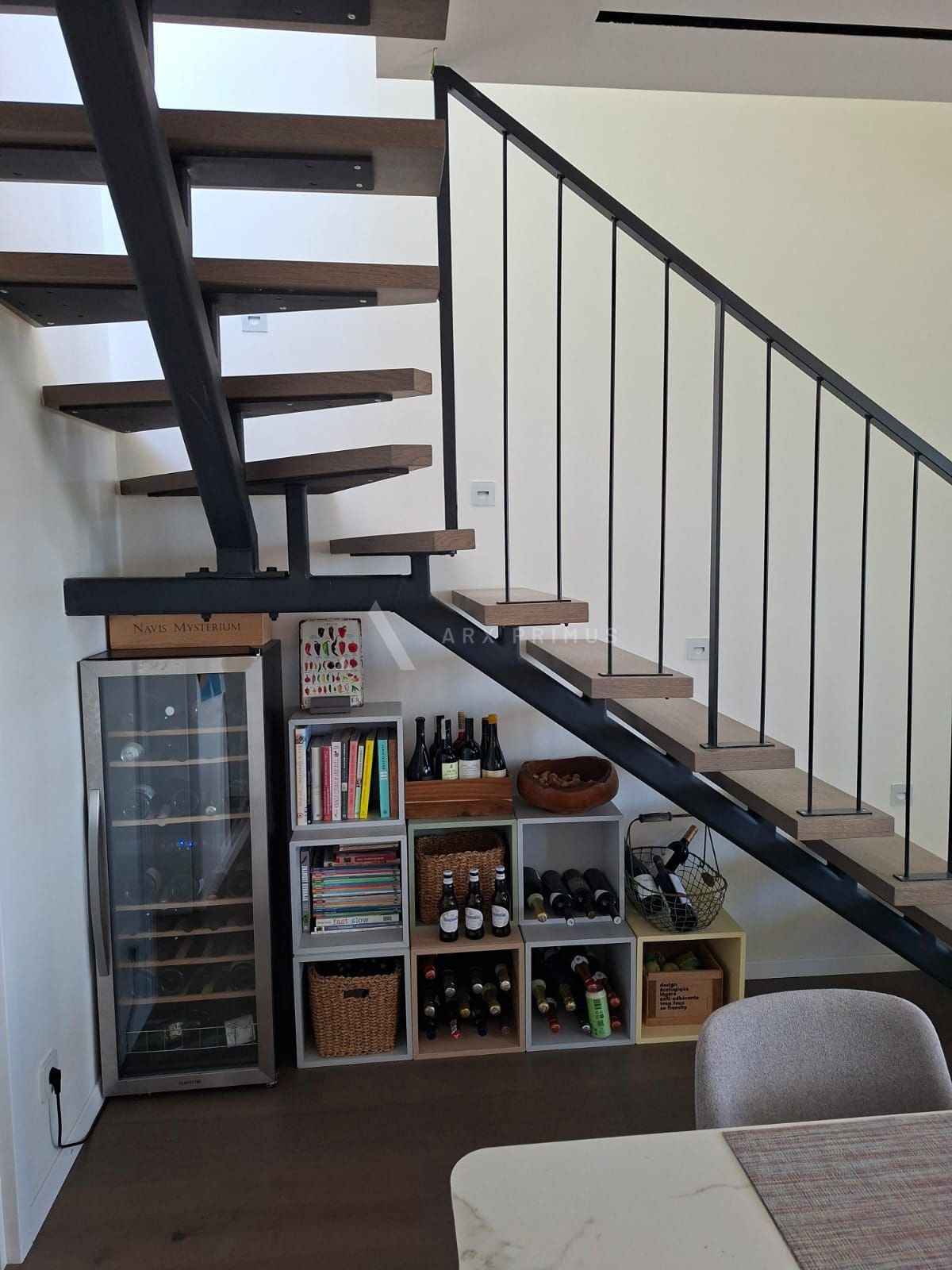 Luksuzni dvoetažni stan s krovnom terasom i pogledom na more