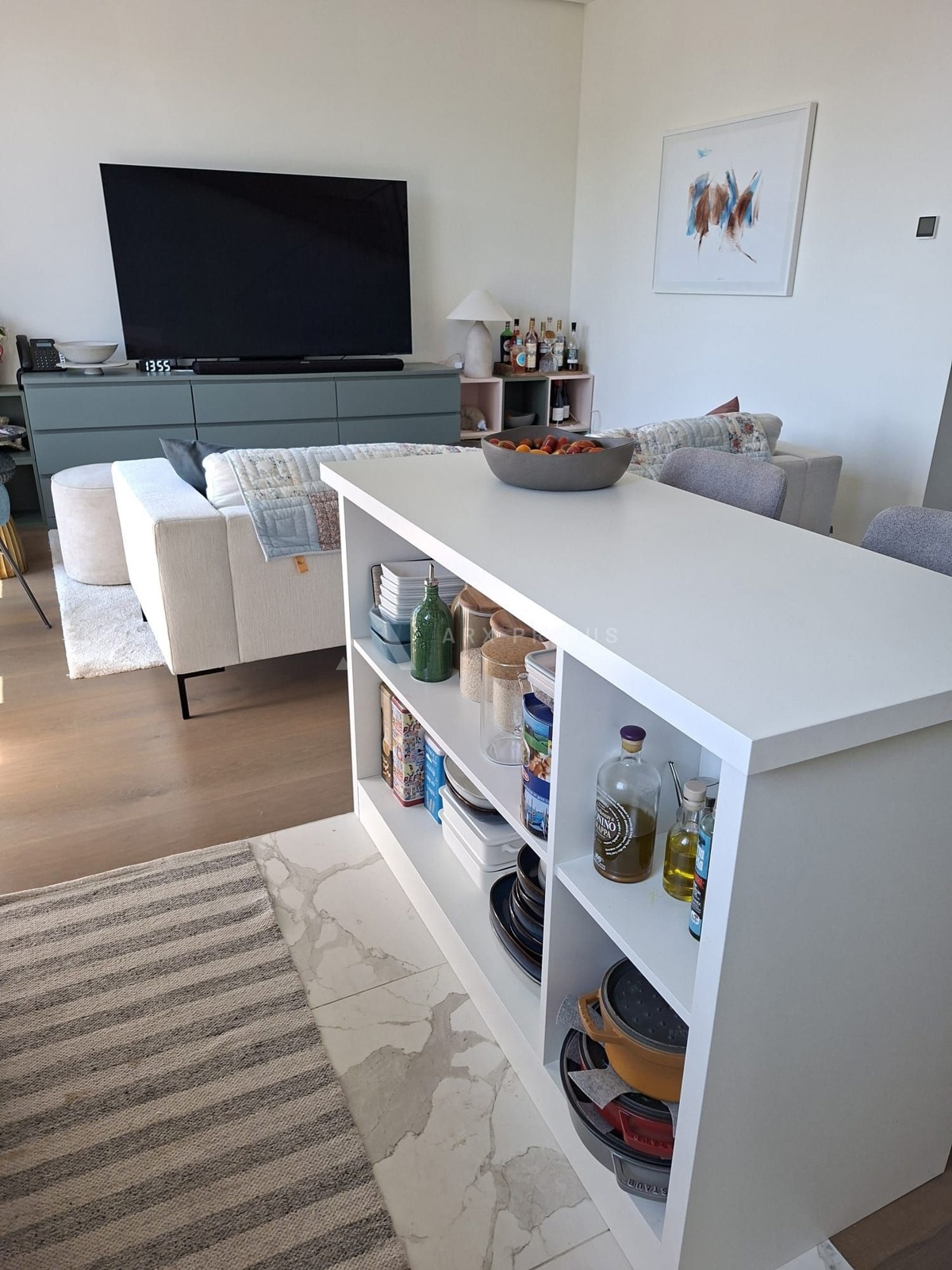 Luksuzni dvoetažni stan s krovnom terasom i pogledom na more