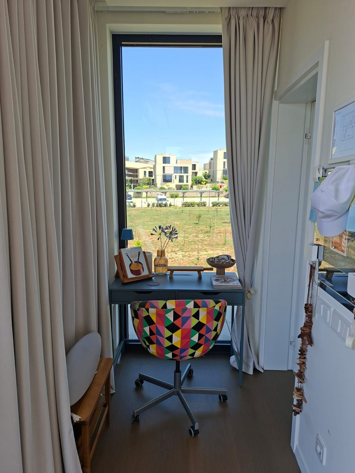 Luksuzni dvoetažni stan s krovnom terasom i pogledom na more