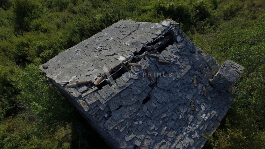 Građevinsko zemljište sa starom istarskom kućom, Marušići, Buje