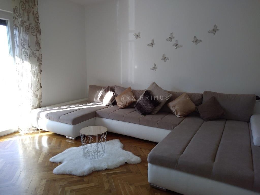 Prostran stan u kući u Čepljanima