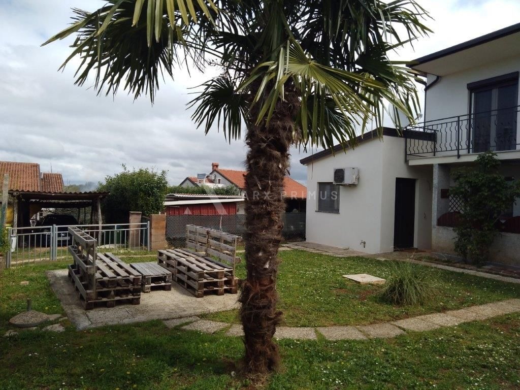 Prostran stan u kući u Čepljanima