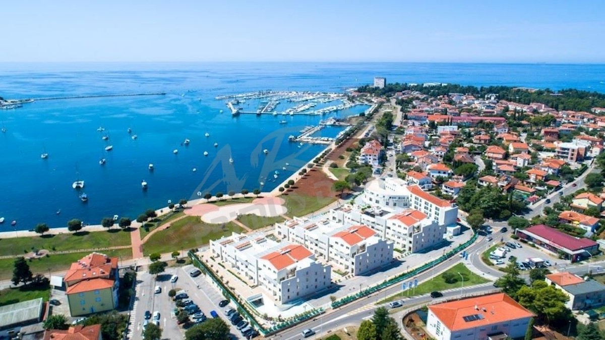 Penthouse in una posizione privilegiata a Umago con vista sul mare aperto