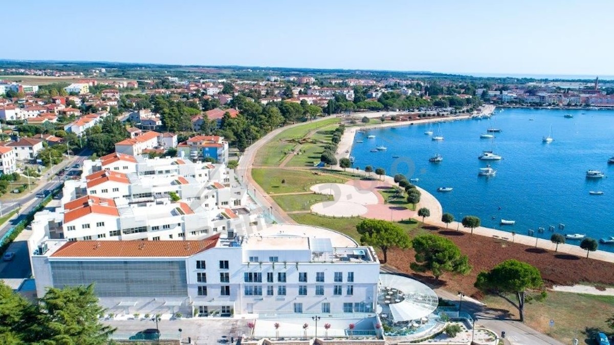 Penthouse in una posizione privilegiata a Umago con vista sul mare aperto