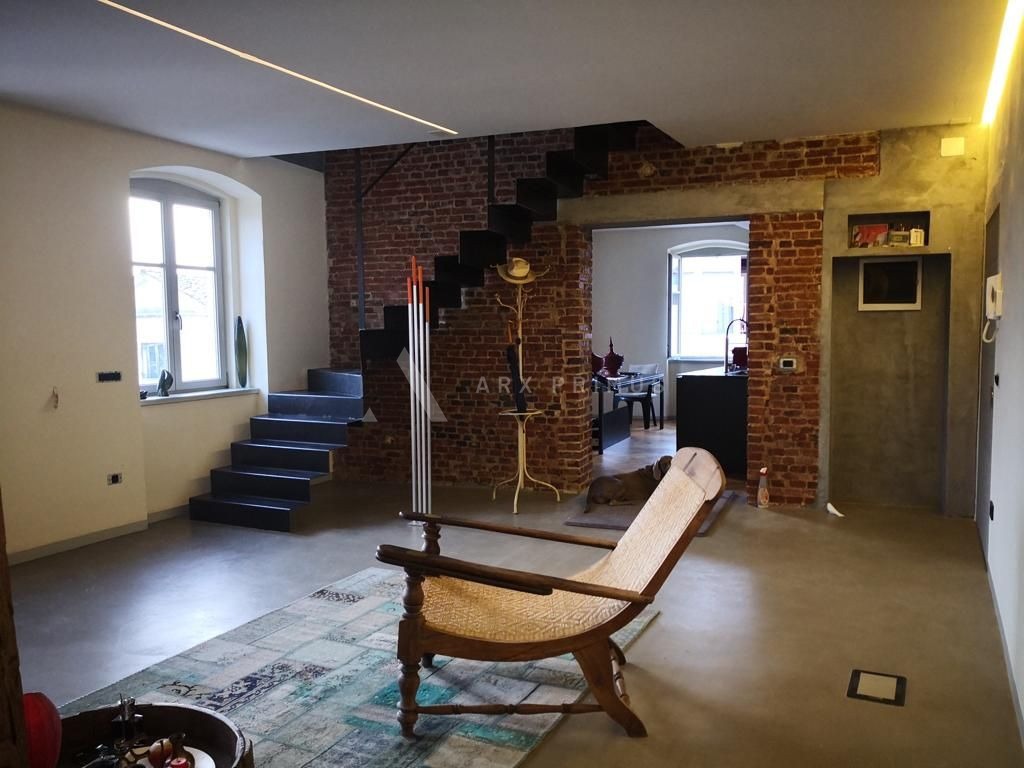 Jedinstven stan u centru Umaga s pogledom na more