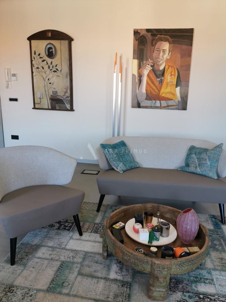 Jedinstven stan u centru Umaga s pogledom na more