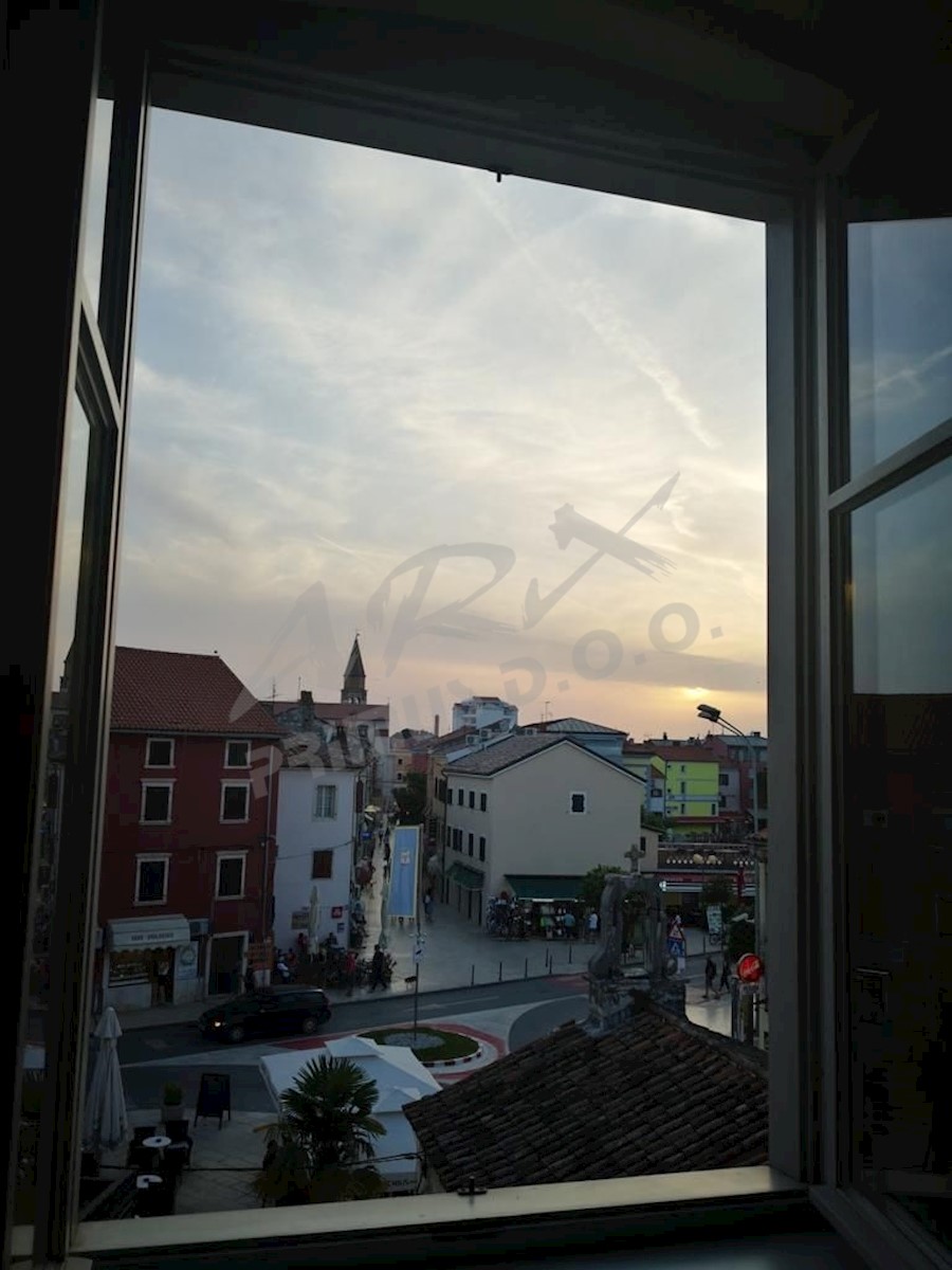 Un appartamento unico nel centro di Umago con vista sul mare