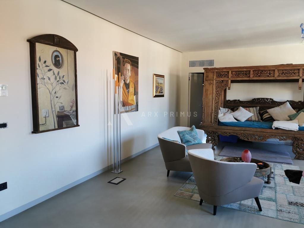 Jedinstven stan u centru Umaga s pogledom na more