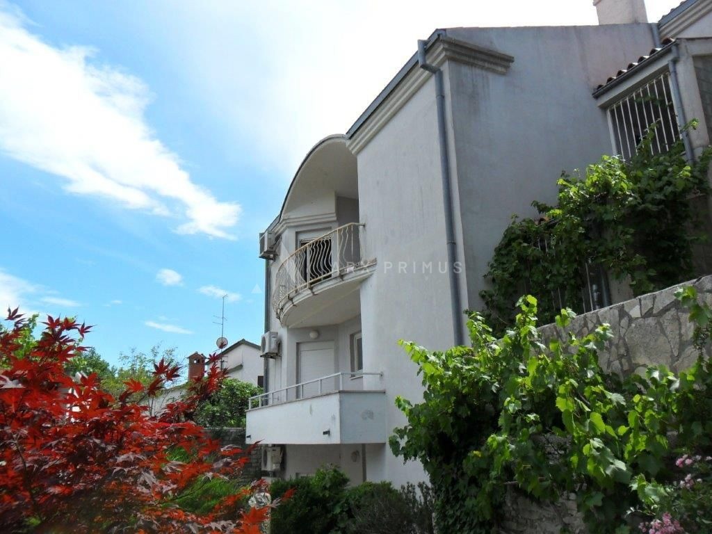 Zgrada u Puli na odličnoj lokaciji