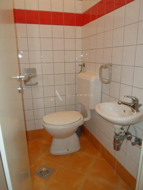 Zgrada u Puli na odličnoj lokaciji