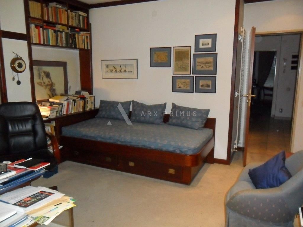 Zgrada u Puli na odličnoj lokaciji