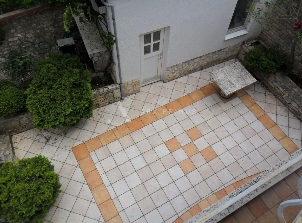 Zgrada u Puli na odličnoj lokaciji