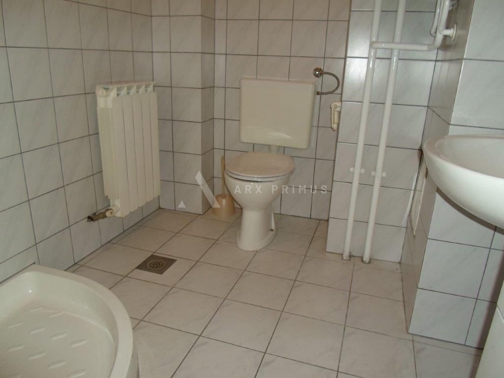 Zgrada u Puli na odličnoj lokaciji