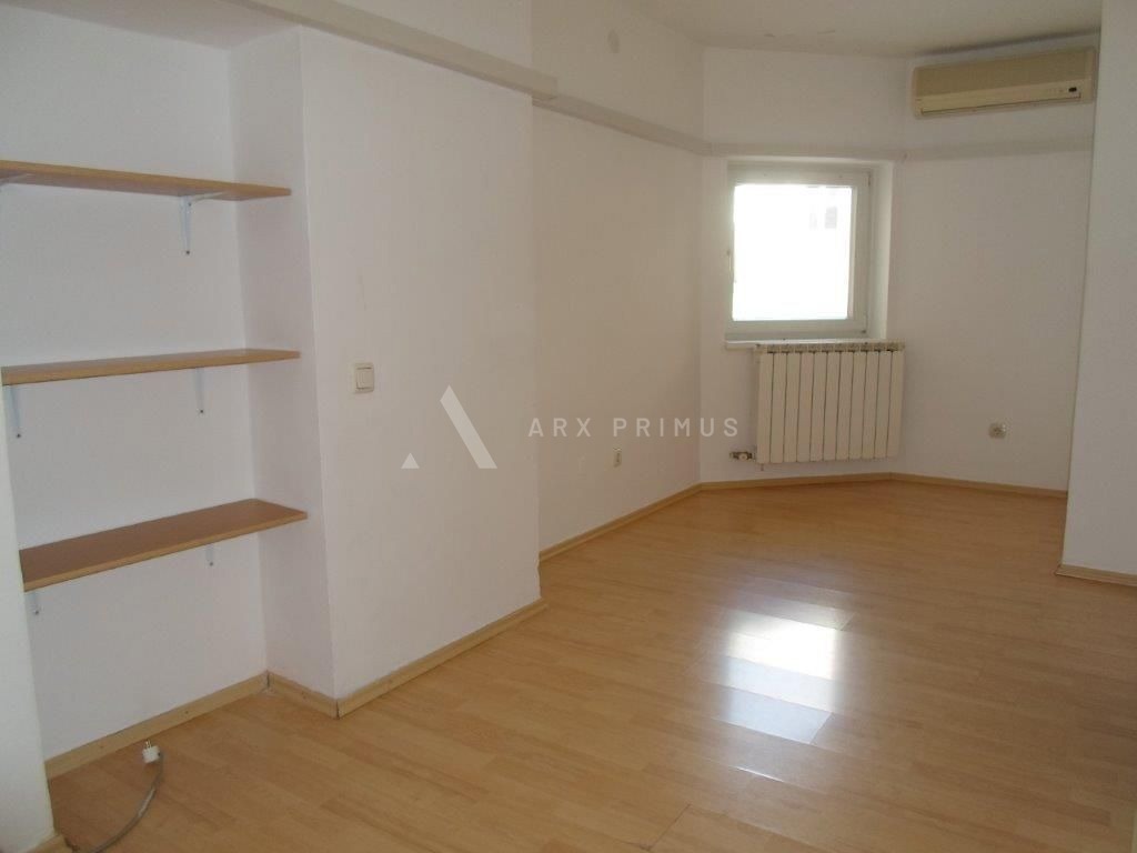 Zgrada u Puli na odličnoj lokaciji