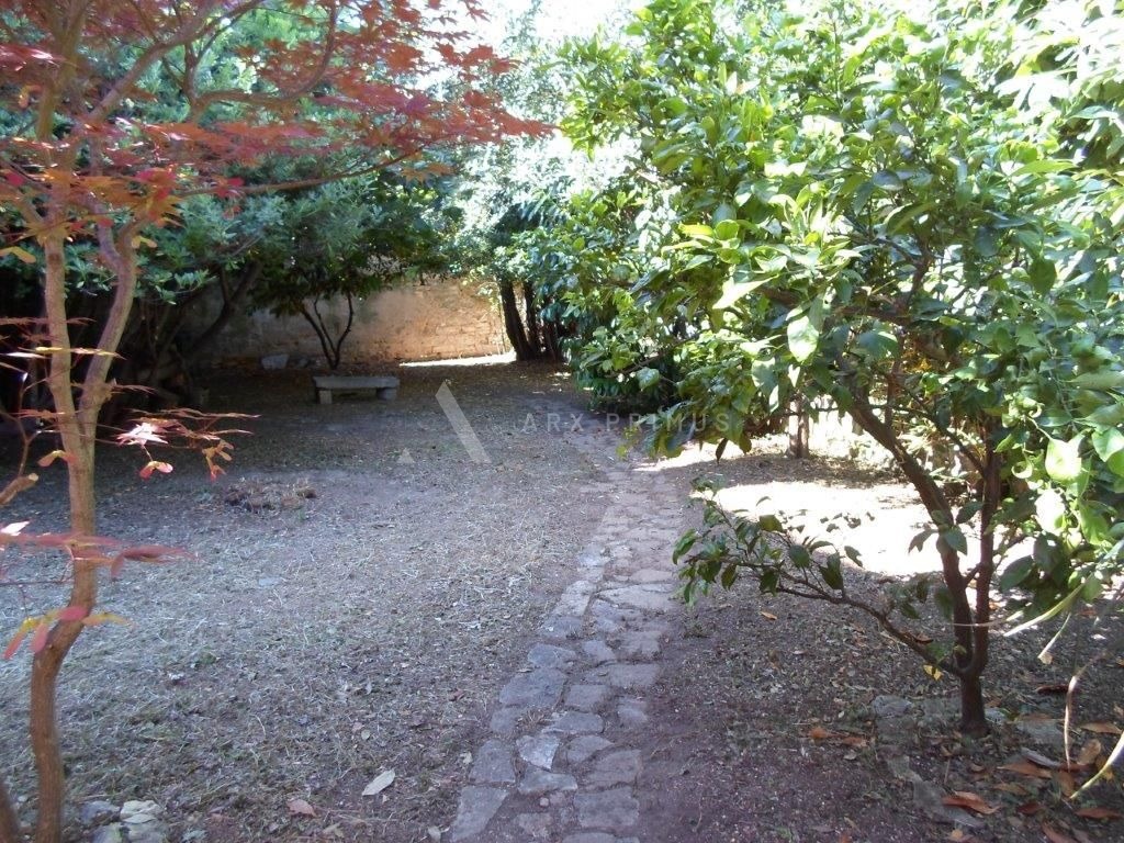 Zgrada u Puli na odličnoj lokaciji