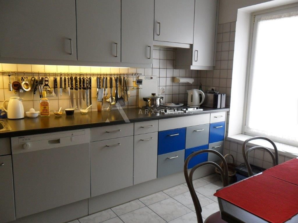 Zgrada u Puli na odličnoj lokaciji