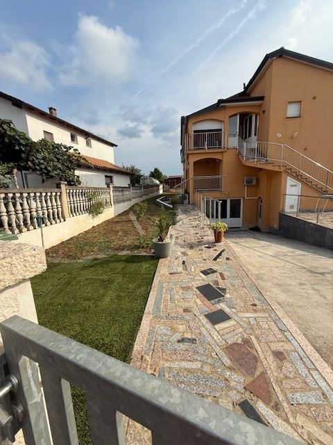 Prizemni stan u Finidi, Umag