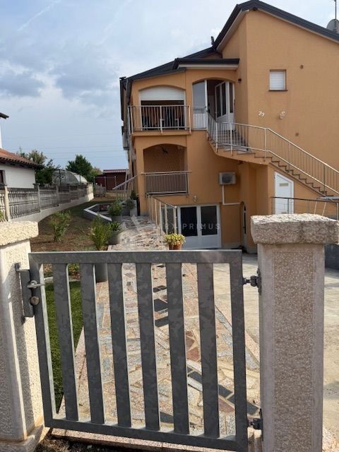 Prizemni stan u Finidi, Umag